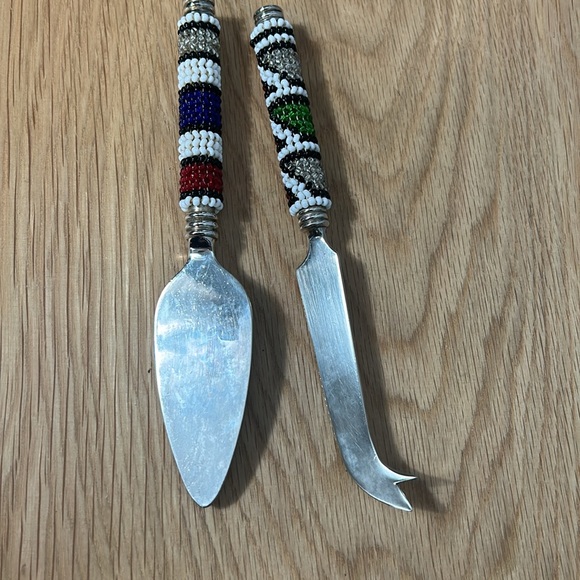 Ndebele Hand Beaded Cheese Knife set - Picture 5 of 7